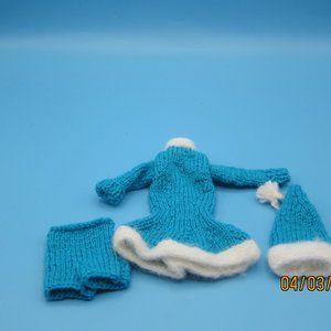 Handmade turquoise knit Barbie size fashion doll winter outfit hat Pre-owned